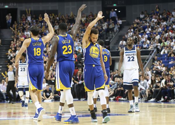 “荒诞大师”的华丽转身：从NBA角色球员，到年入千万的网红
