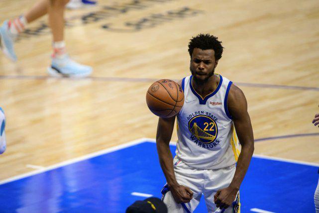 曾经的国产第一AD也老了，被新人选手打爆，惊现超级低级失误