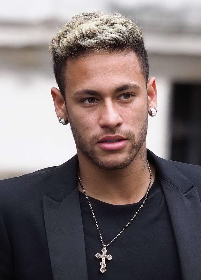 稳定！马尔卡宁全场18中11轰30分8篮板