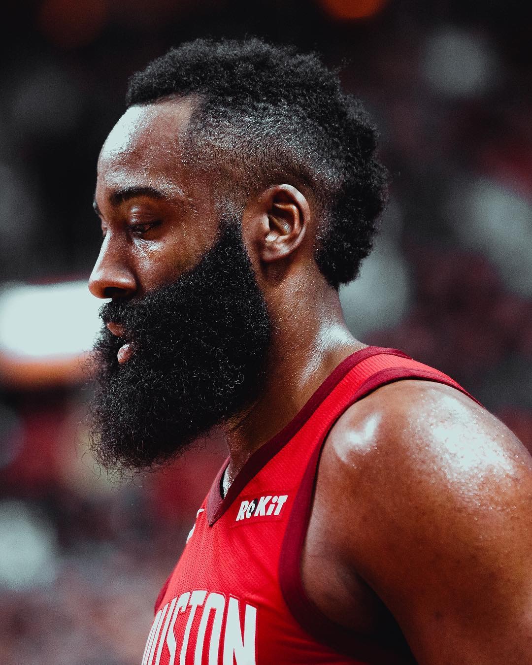 浓眉深陷交易流言，国王独行侠对决