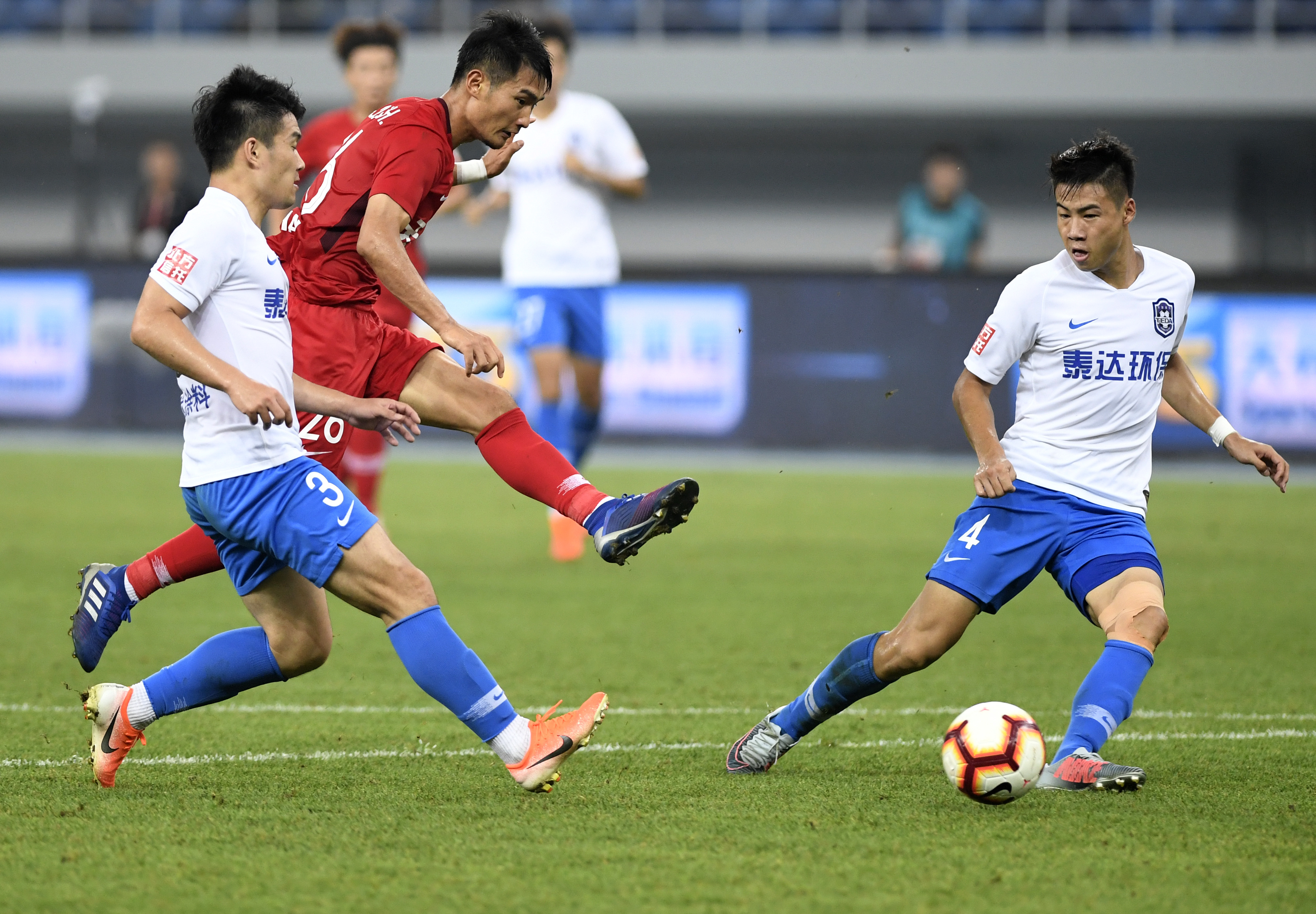 拉齐奥2-0莱切，贡多齐建功，诺斯林锦上添花