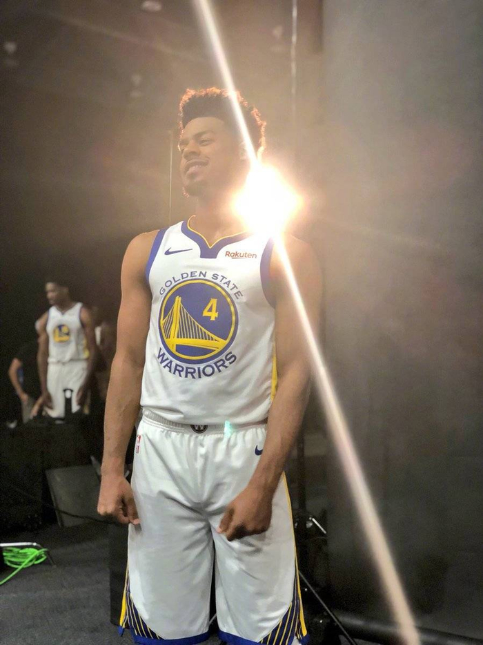 NBA球员数据榜：字母哥助攻领跑,