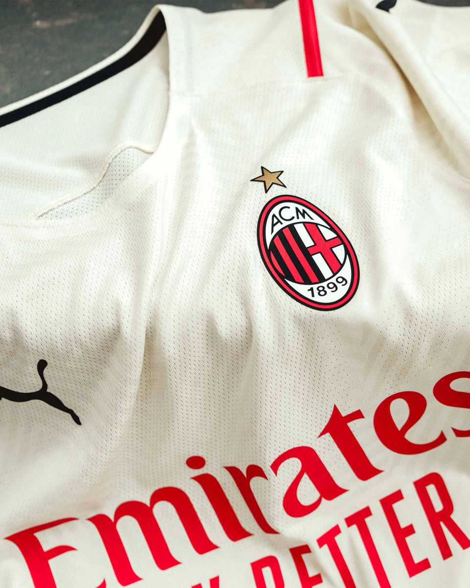 解析多伦多蓝鸟队如何通过跨国市场策略抵消高昂的运营成本